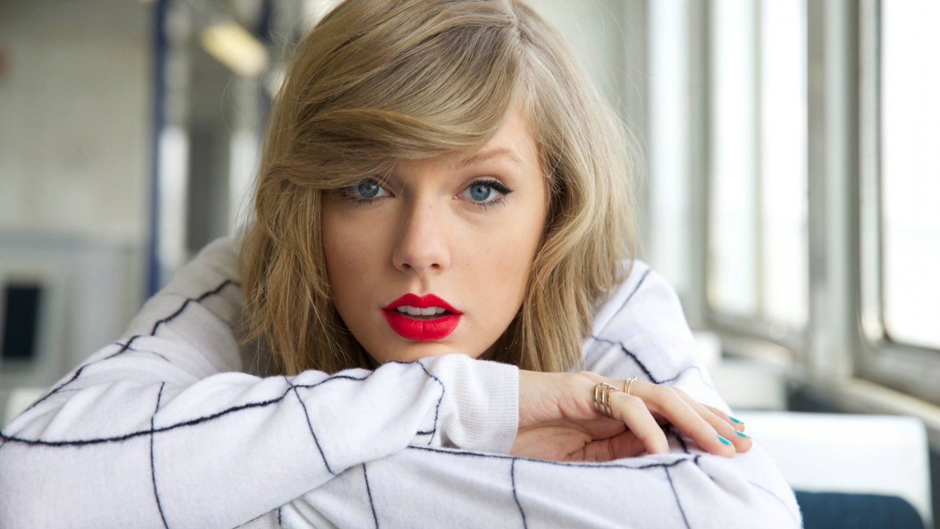 Taylor-Swift-4K.jpg